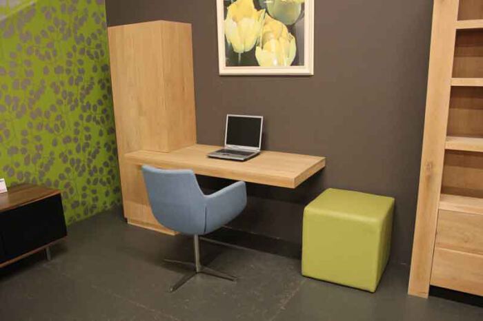Computer meubel op maat. Op zoek naar een mooi bureau op maat? Wij maken uw meubel op maat! Bezoek onze woonwinkel en meubelmakerij te Gendt regio Nijmegen en wij bespreken met u de mogelijkheden.