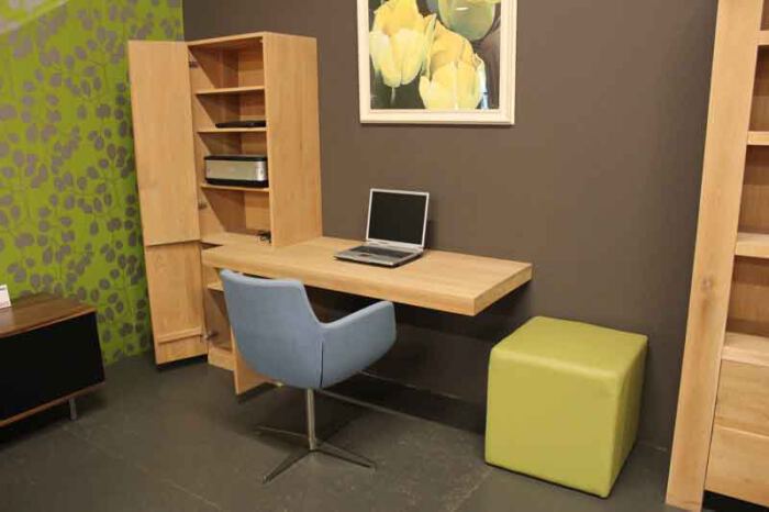 Computer meubel op maat. Op zoek naar een mooi bureau op maat? Wij maken uw meubel op maat! Bezoek onze woonwinkel en meubelmakerij te Gendt regio Nijmegen en wij bespreken met u de mogelijkheden.