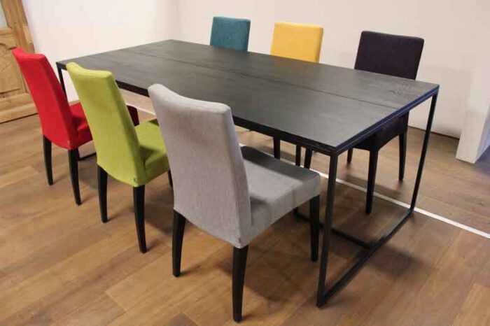 Design tafel direct af te halen of tegen meerprijs leverbaar. Bijvoorbeeld deze design tafel Parijs compleet met poot 220 x 100 x 20 mm. Bezoek onze WOONWINKEL & MEUBELMAKERIJ te GENDT regio Nijmegen en Arnhem.