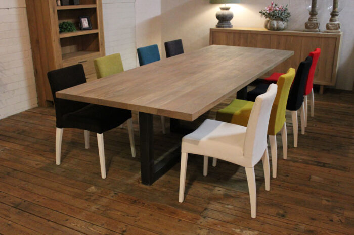 Industriële tafel Sylvia XXL is een tafel op maat gemaakt in eigen meubelmakerij te Gendt regio Nijmegen. Op zoek naar een industriële tafel op maat? Bezoek onze woonwinkel en bespreek de mogelijkheden.